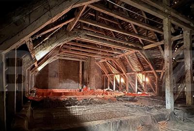 Pod spai?os, transformabil in apartamente, 285 mp, Pia?a - 3