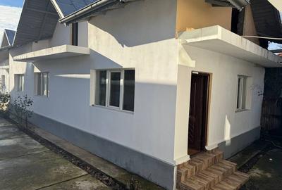 Casă cu 7 camere cu Teren 490 Mp în Central - 14