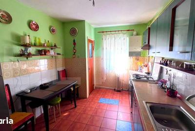 Apartament cu 4 camere decomandat în Central - 3