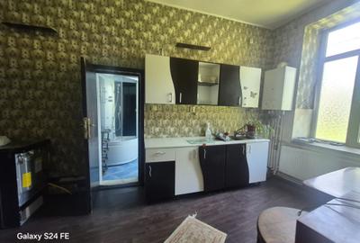 Casă cu 5 camere cu Teren 350 Mp în Central - 8