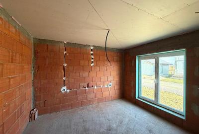 Casă cu 3 camere cu Teren 300 Mp în Sânmartin - 8