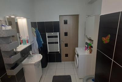 Apartament cu 2 camere decomandat în Rahova - 4