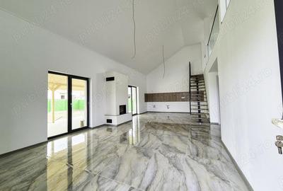 Casă cu 4 camere cu Teren 500 Mp în Drăganu - 2