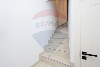 Apartament nou mobilat utilat 3 camere + curte - 17