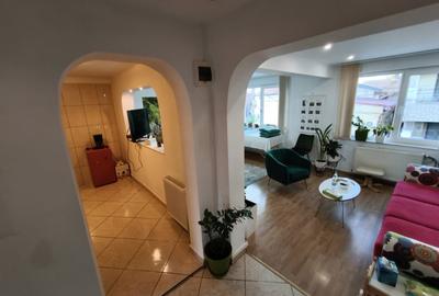 Spațiu comercial, de 67.319999694824 mp, în Central - 7