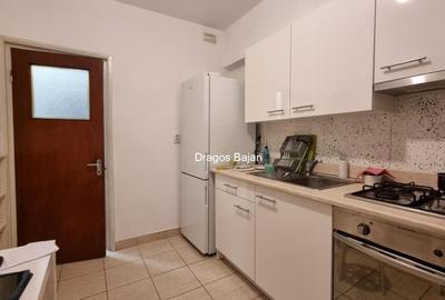 1970 // Parcare // 3 camere - 9