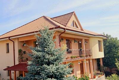 Casă cu 5 camere cu Teren 576 Mp în Roman