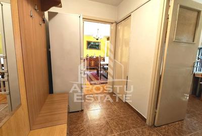 Apartament cu 3 camere semidecomandat în Circumvalațiunii