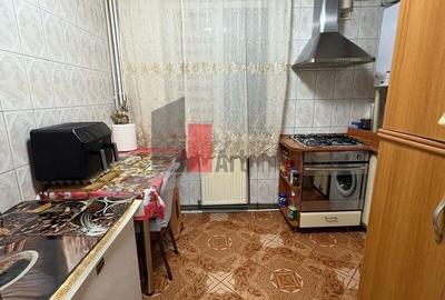 Brancoveanu, vanzare apartament 4 camere decomandat cu centrala