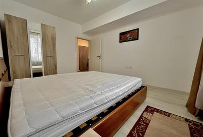 Apartament cu 2 camere decomandat, mobilat în Tractorul - 5
