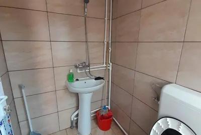 Casă cu 3 camere în Valu lui Traian