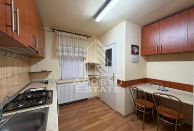 Apartament cu 3 camere decomandat, mobilat în Girocului