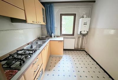 Ap 2 camere decomandat, etaj 2, bloc 1983