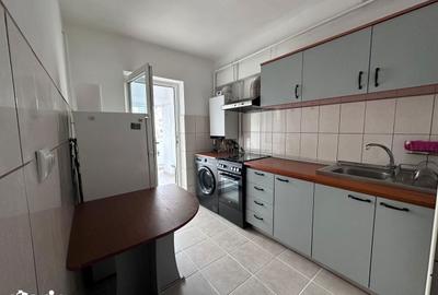 Apartament cu 3 camere semidecomandat în Central
