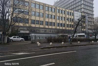 Spațiu comercial, de 40 mp, în Central - 3