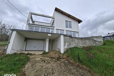 Casă cu 10 camere cu Teren 2736 Mp în Vest - 7