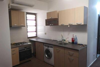 Apartament cu 2 camere semidecomandat, mobilat în Baza 3 - 4