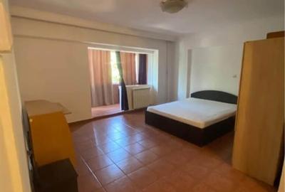 Garsonieră decomandată în Gară - 2