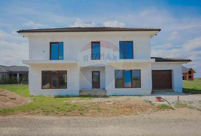 Casa / Vila cu 5 camere de vanzare in zona Nufarul - 2
