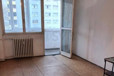 Apartament cu 3 camere decomandat în Lacul Tei