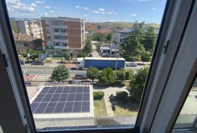 Apartament cu 3 camere decomandat în Filiași - 9