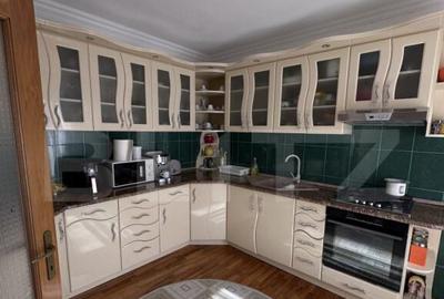 Casa spa?ioasa, 11 camere, 600 mp, teren 1450 mp, zona Li - 7