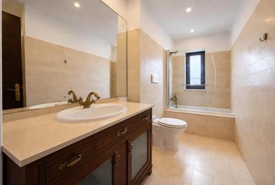 Casă cu 7 camere cu Canalizare în Sud-Vest - 12