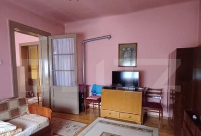 Casa renovabila cu 2 spatii comerciale, 416.6 mp, teren de 7 - 4