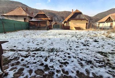 Casă cu 2 camere cu Teren 1497 Mp în Poiana Sărată - 7