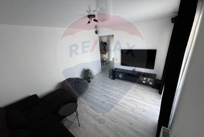 Apartament cu 3 camere de vânzare, 2 bai Complex Pollux - 2
