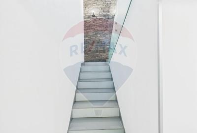 Apartament cu 5 camere decomandat în Tineretului - 14