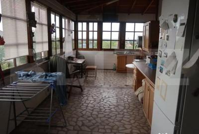 Casă cu 7 camere cu Teren 1700 Mp în Central - 3