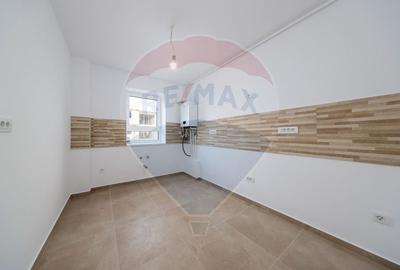 Apartament 3 camere - Tractorul- 73 mp, parcare si boxa - 14