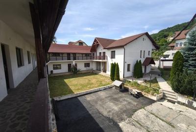 Proprietate cu 20 de camere și 11 ari de teren lângă Stadionul Baia Mare -