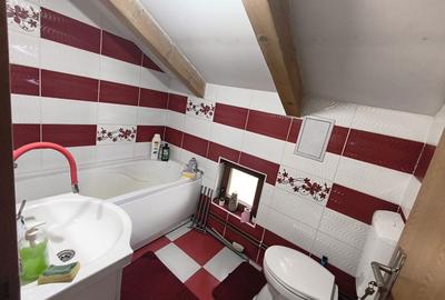 Casă cu 4 camere decomandat în Izvor - 3