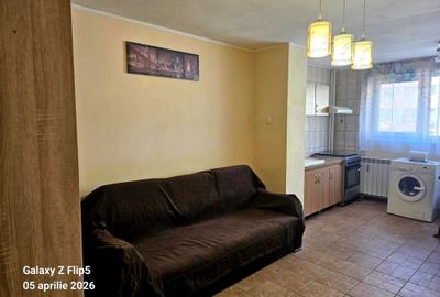 Garsonieră decomandată în Sintești - 1