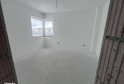 Casă cu 4 camere cu Teren 500 Mp în Central - 3