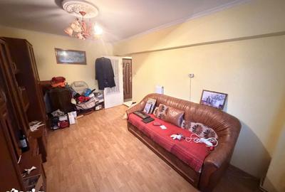 Apartament cu 2 camere decomandat în Vasile Aaron - 2