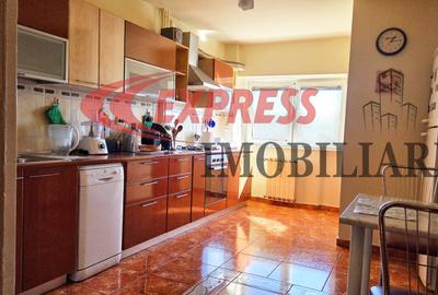 Apartament cu 4 camere decomandat, mobilat în Decebal - 2