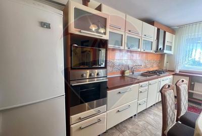 De inchiriat apartament cu 4 camere, zona Dacia - 24