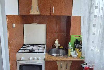 Apartament 2 camere transformat in 3 camere, zona Biserica Noua, decomandat, etaj 3 - 6