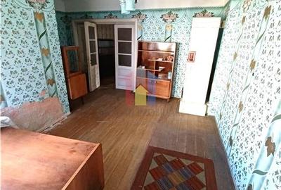 Casă cu 4 camere cu Teren 252 Mp în Central - 11