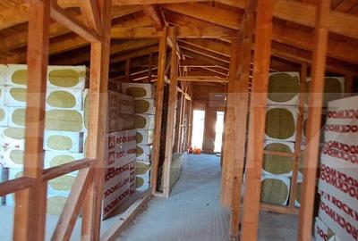 Casă cu 4 camere cu Canalizare în Cristian - 5