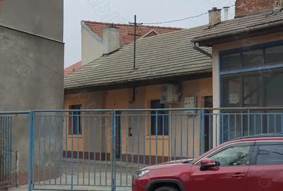 Spațiu comercial, de 60 mp, în Decebal - 5