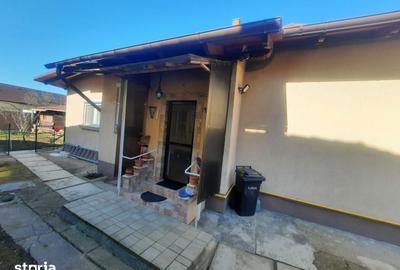 Casă cu 2 camere decomandat cu Teren 250 Mp în Central