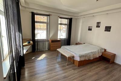 CASA SINGUR CURTE ZONA SCHEI - 5
