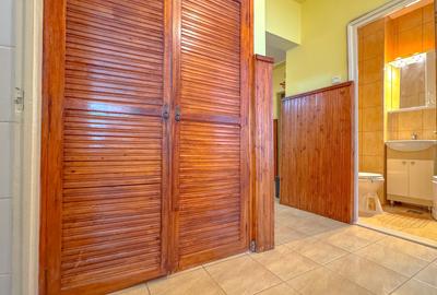 Apartament cu 3 camere, 2 grupuri sanitare, Strada Nicopole - 8