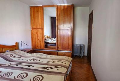 Apartament 4 camere, 2 bai, etaj 1, zona Tractorul - 3