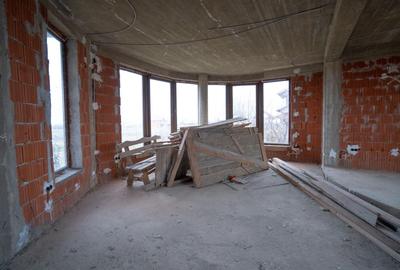 Casă individuală cu 7 camere cu Canalizare în Rontău - 3