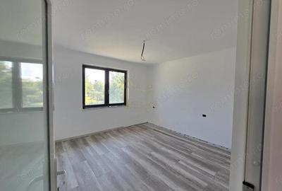 Casă cu 4 camere cu Teren 420 Mp în Central - 2